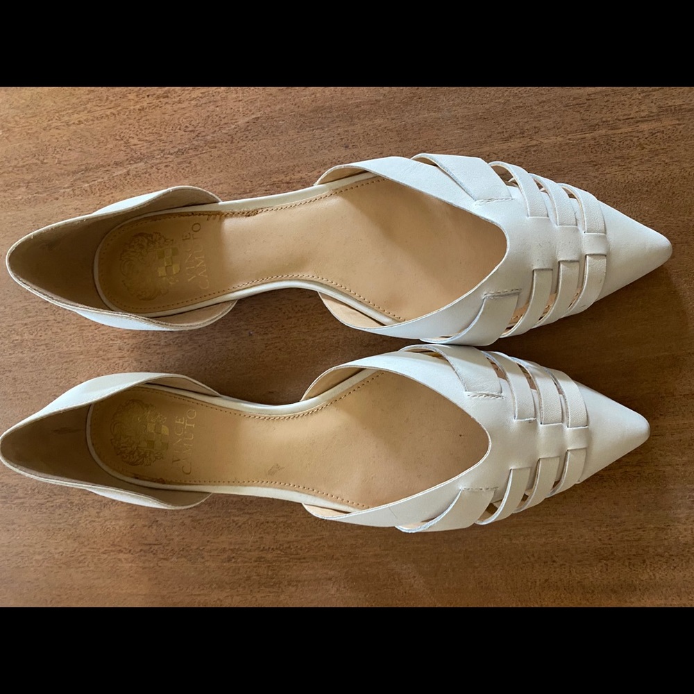 Vince Camuto White Flats Size 8.5